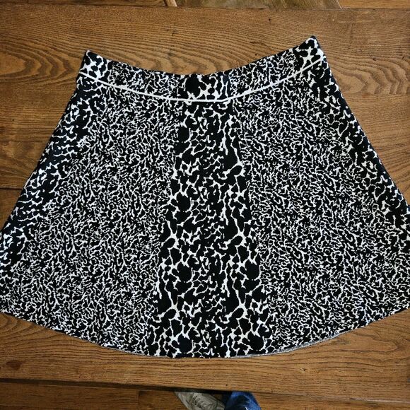 Lane Bryant Plus Skater Skirt Size 18/20 Stretch A-Line Black White Knit Pull-On - Picture 2 of 7